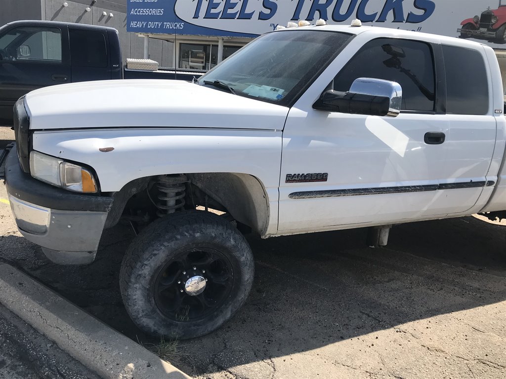 1999 Dodge Ram Pickup ST's photo