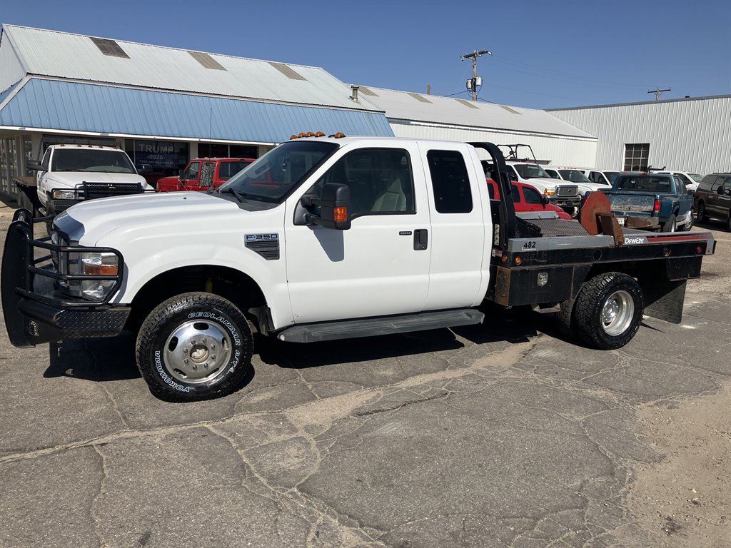 2009 Ford F-350 Super Duty Chassis Cab Lariat's photo